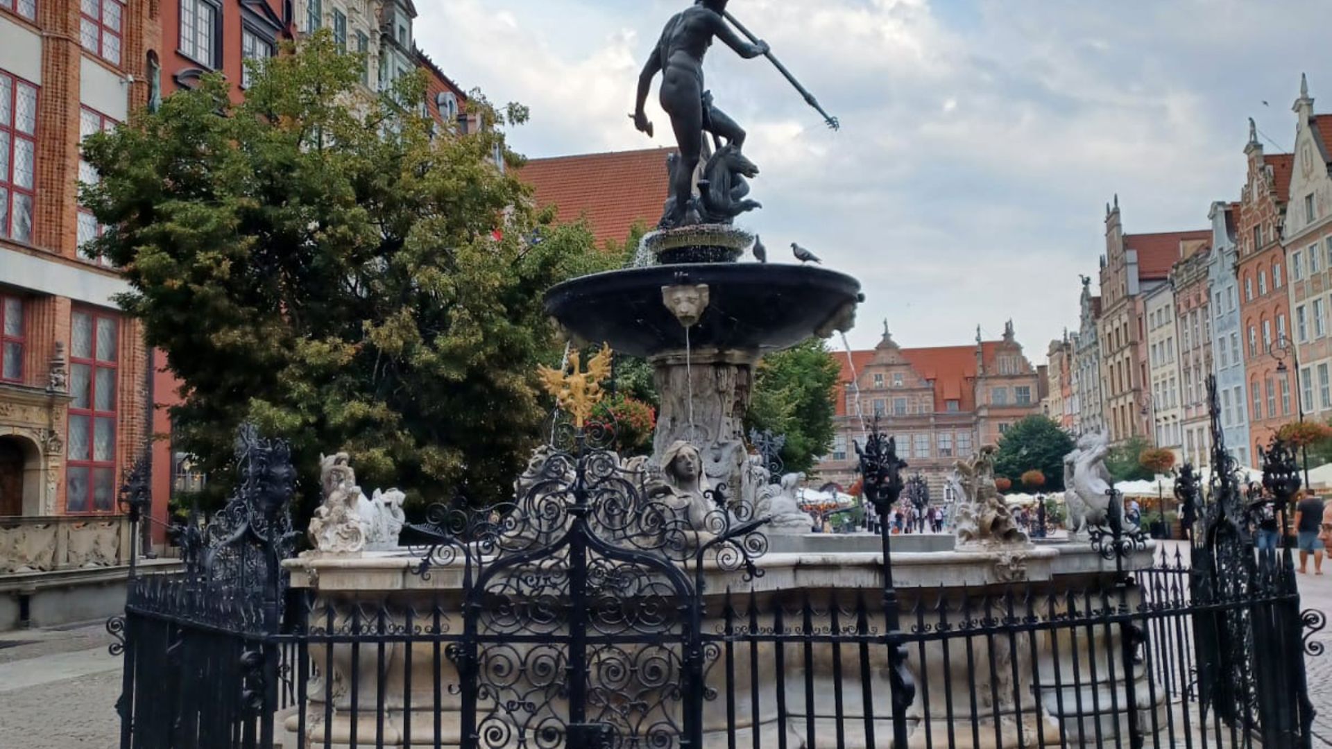 Statue und Brunnen in Sopot