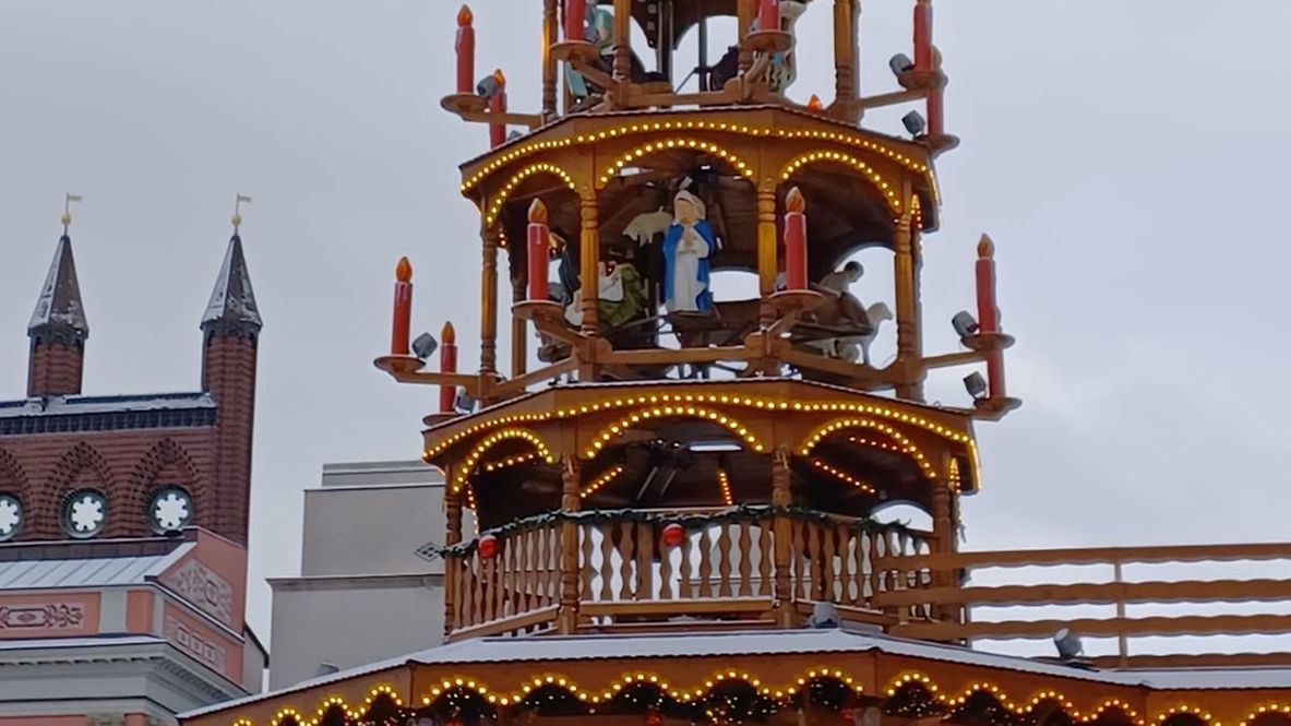 Pyramide auf dem Weihnachtsmarkt