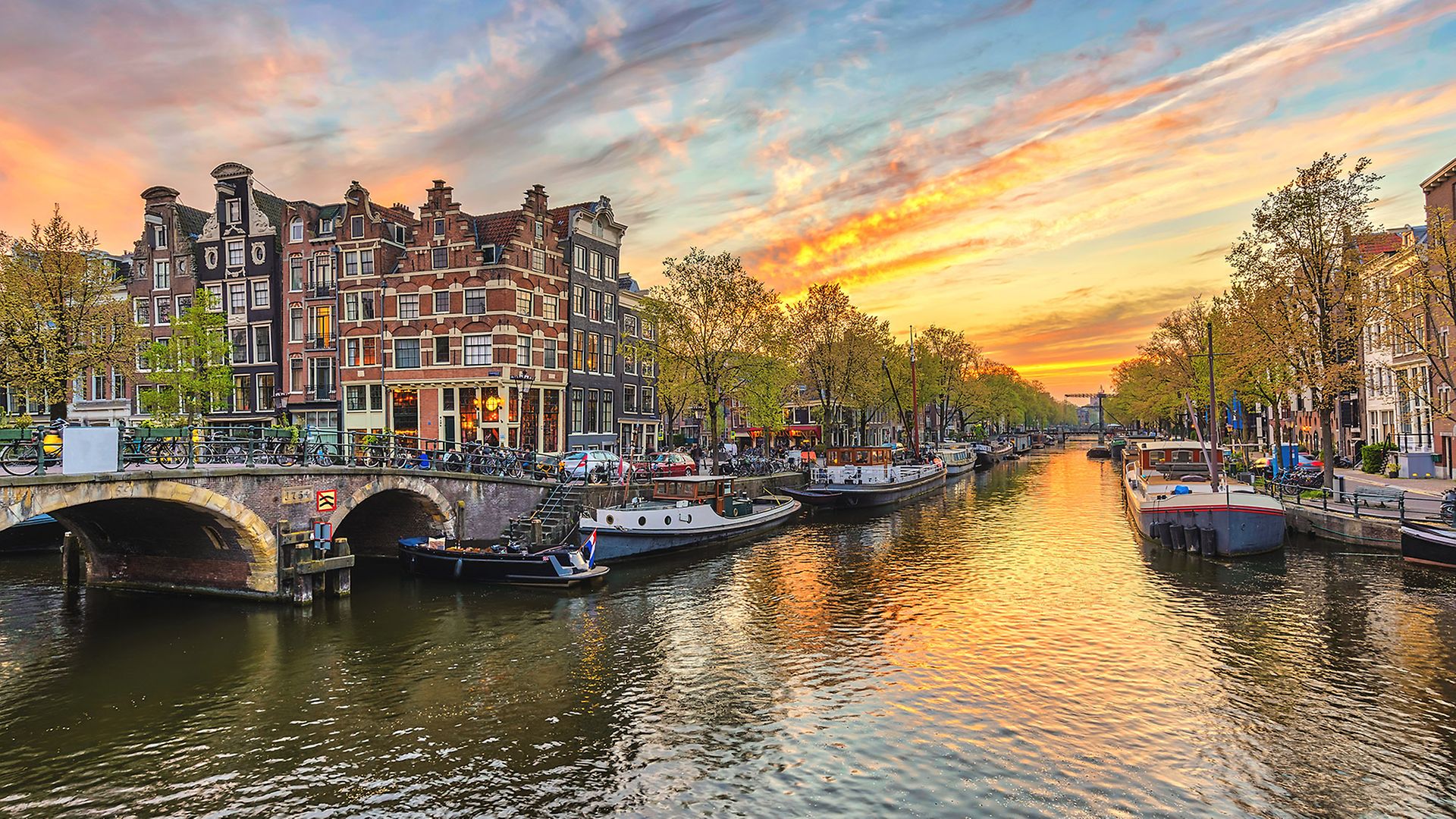 Amsterdam Grachten bei Sonnenuntergang
