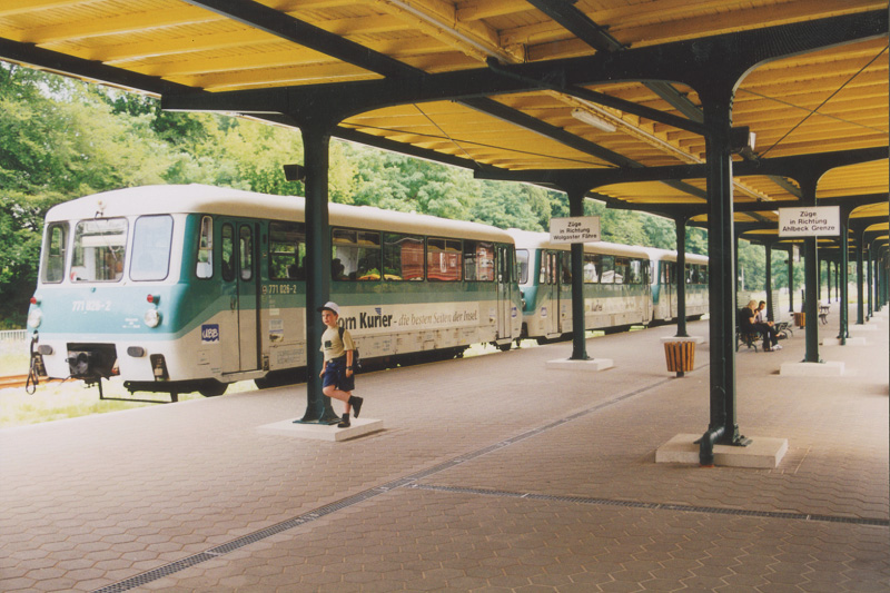 Ferkeltaxe im Bahnhof Heringsdorf